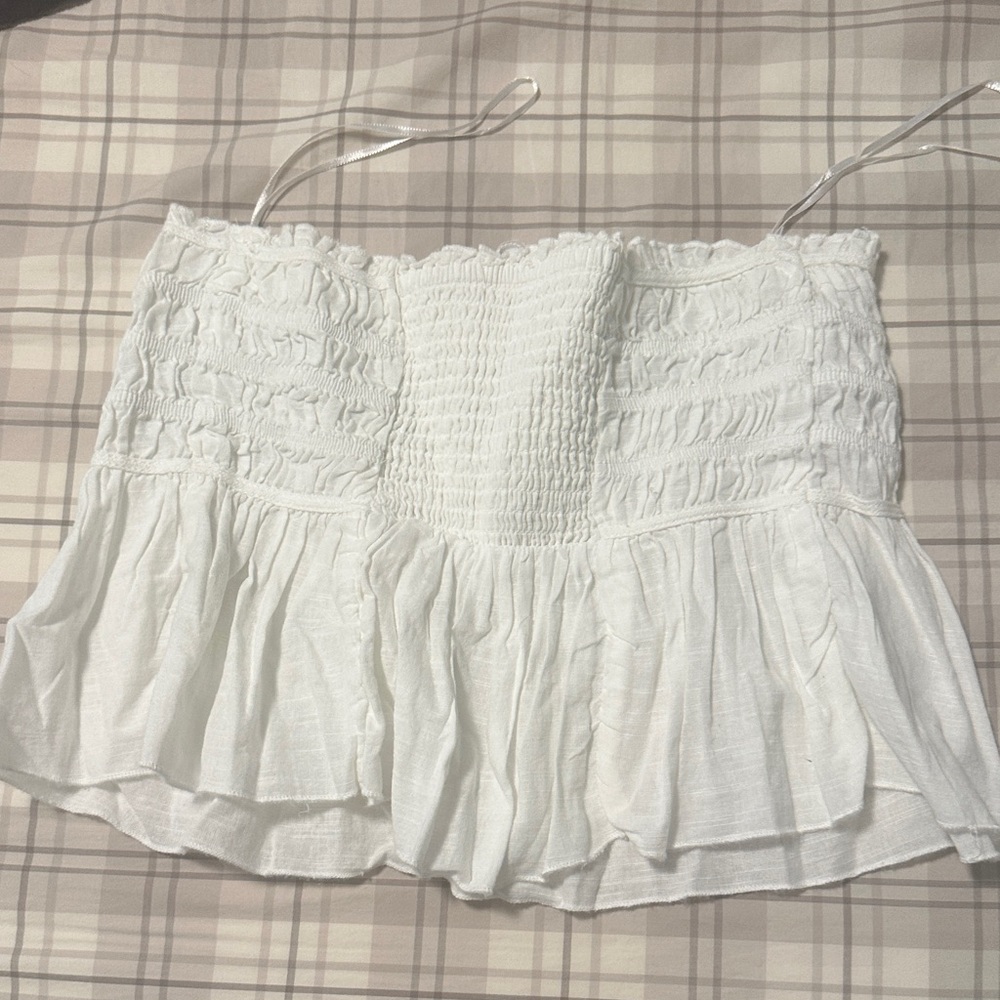 Urban Outfitters White Crop Top - Picture 2 of 3